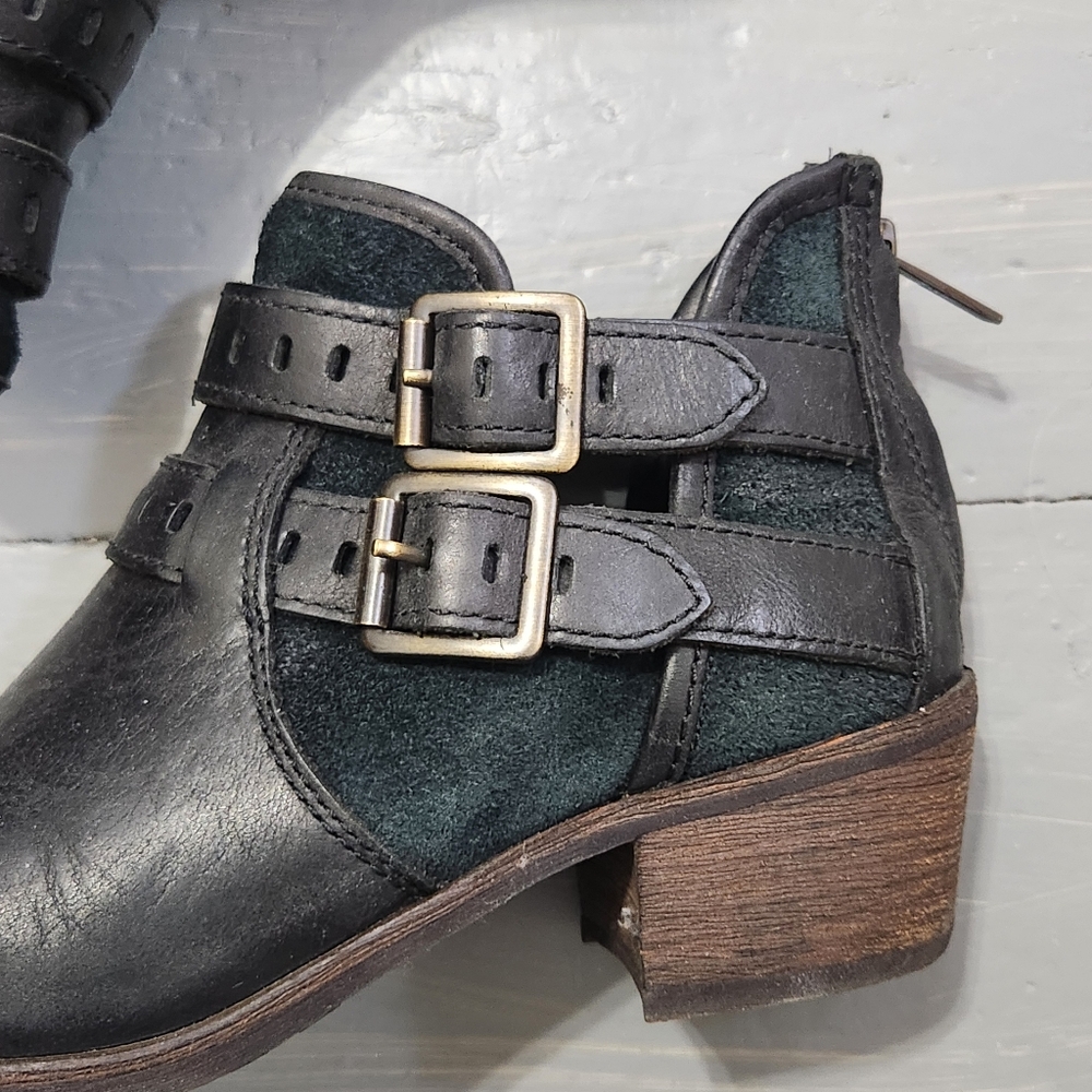 Ugg Patsy Black Leather Cutout Belted Buckle Deta… - image 2